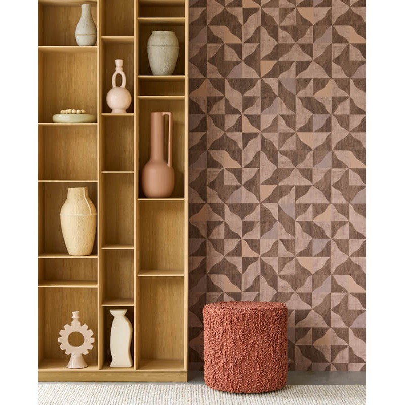 Design tapéta szabálytalan háromszög alakzatokkal bordó 340323 (Sensory)